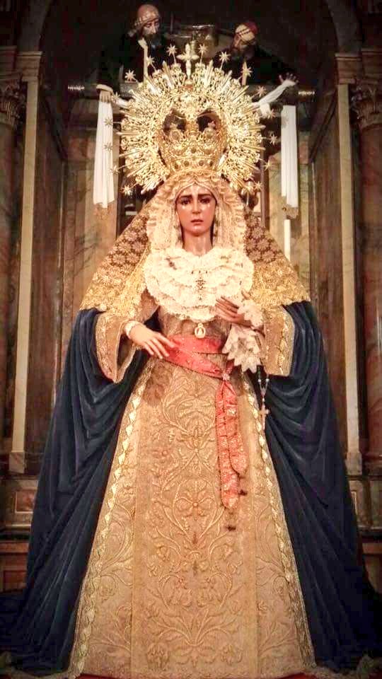 carmonapenitent's tweet photo. GALERÍA | Nuestra Señora y Madre de las Angustias, ya luce en su altar para la celebración de sus cultos. https://t.co/JaqlNQtLpT