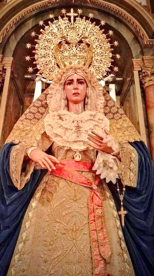 carmonapenitent's tweet photo. GALERÍA | Nuestra Señora y Madre de las Angustias, ya luce en su altar para la celebración de sus cultos. https://t.co/JaqlNQtLpT