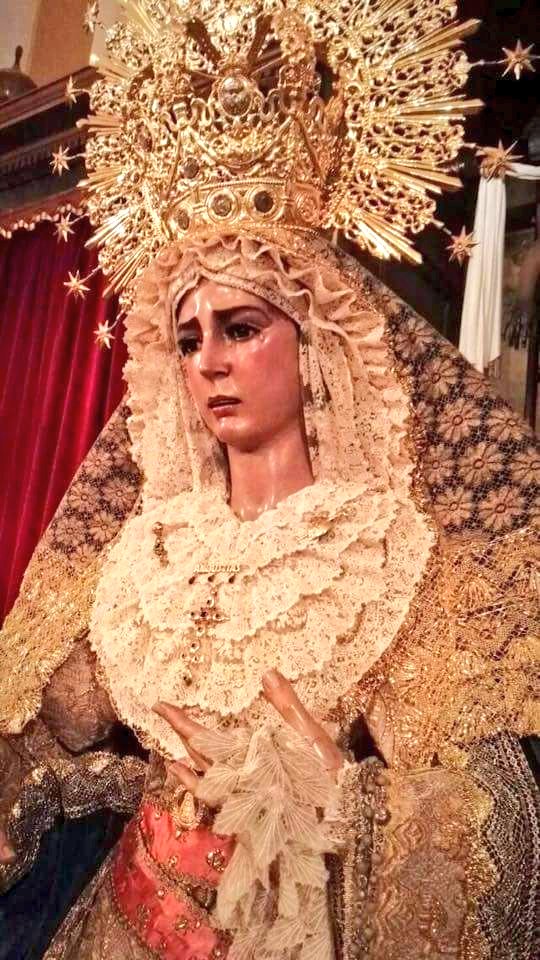 carmonapenitent's tweet photo. GALERÍA | Nuestra Señora y Madre de las Angustias, ya luce en su altar para la celebración de sus cultos. https://t.co/JaqlNQtLpT