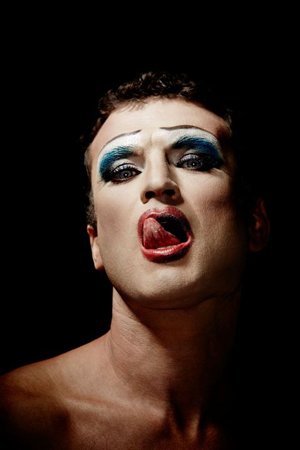 Biz_Lounge's tweet photo. . @danieldercksen interviews @Paul_du_Toit about his role in @HedwigCapeTown at @Gate69CapeTown https://t.co/hszh7NRPyO https://t.co/1mCdcIu6Rn