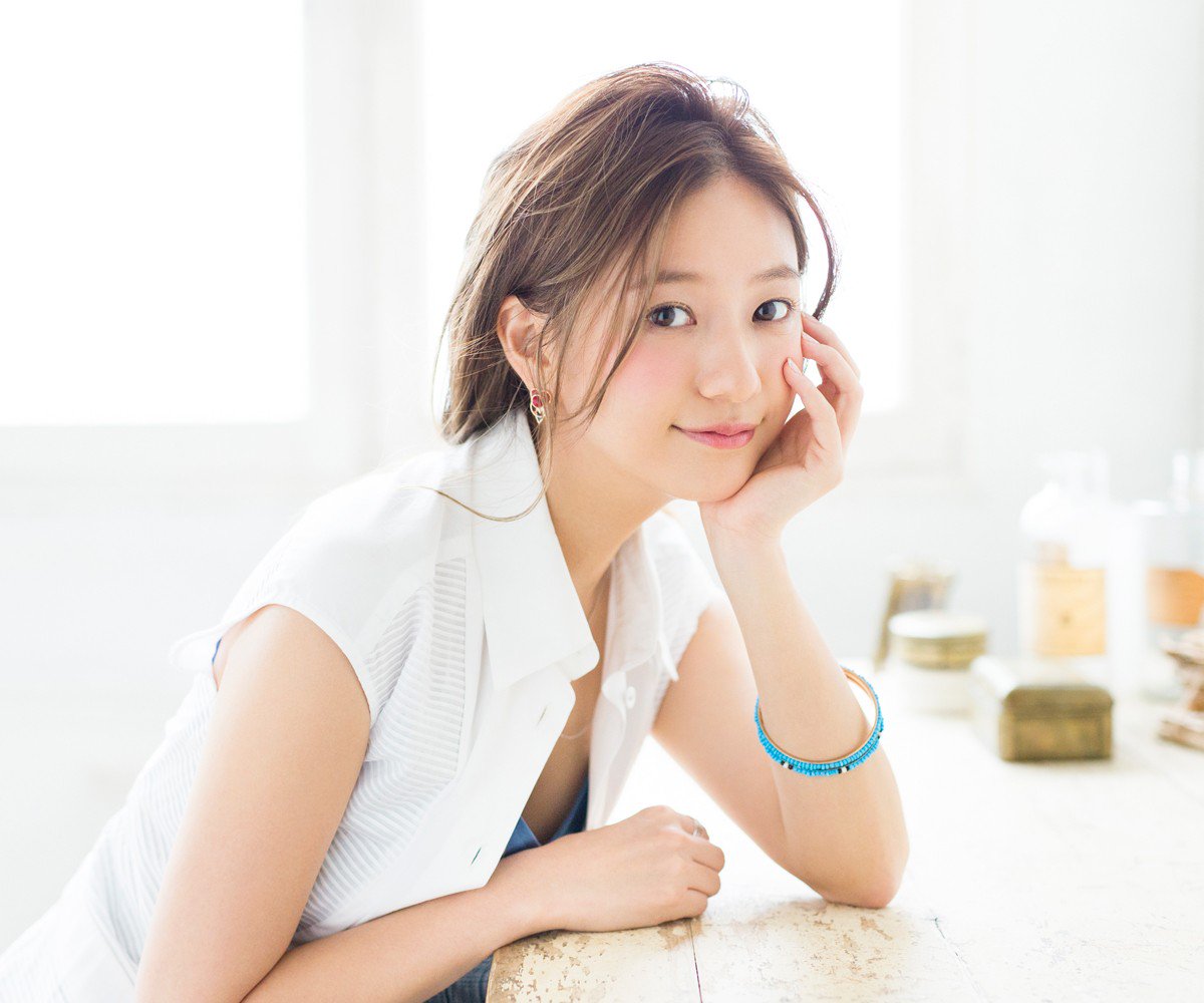chi_cym's tweet photo. とりあえずMAQUIA千晃さんには、というかMAQUIA様には、千晃さんの魅力を引き出しまくってくださって大変有難いです賞💮を一方的に送り付けたい。
リアルに献金したいレベル。
千晃さんの近況とか流行りのものとかの情報入ってくるし、写真も麗しいし、いいこと尽くし(*´﹃｀*) https://t.co/nEmThvq3sl