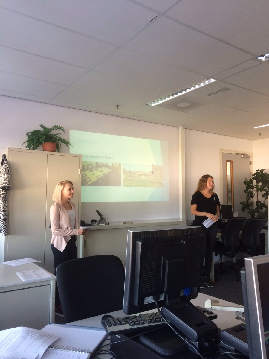 BesselinkKaily's tweet photo. Het eerste project aan het afronden aan de hand van presentaties @NijzinkAmy  @MarithBeunk  #rocvantwente  #managementassistent https://t.co/v5op7RFPzH