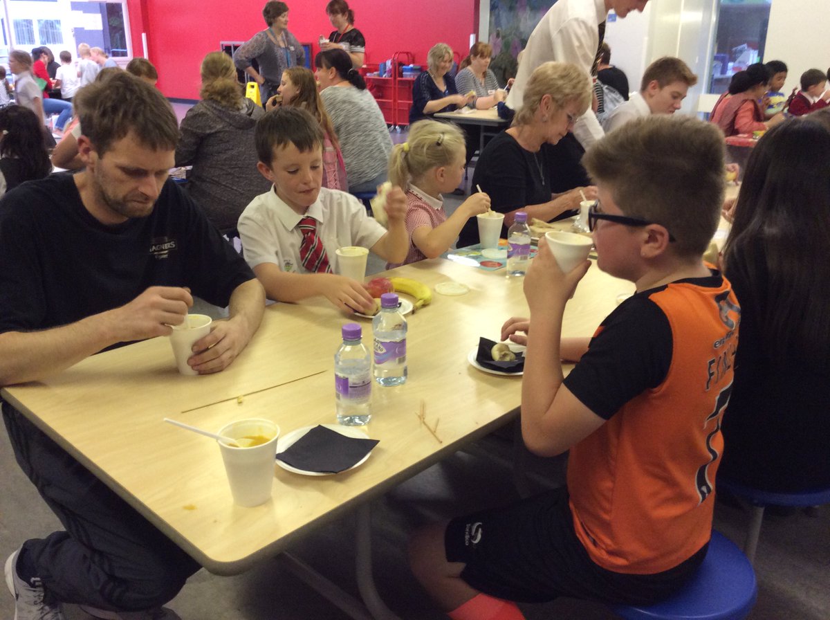 POSTNHST's tweet photo. HAVE YOUR SAY @RowantreePS today 3:30-5:30pm. EVERYONE is welcome :) FREE FUN + FOOD for all :)  #funfittayside #Dundeepartnership #monalong https://t.co/IfsQJ3qlzX