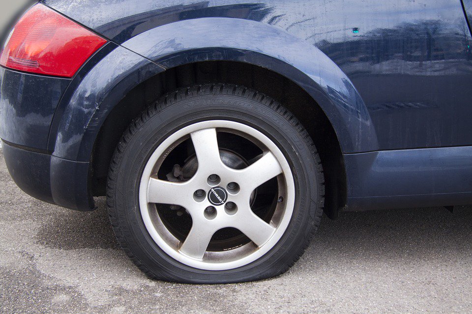 SakuraUK's tweet photo. Long wait until help arrives or......a quick getaway with SLIME!
https://t.co/7KvkvO0vIi
#tyre #breakdown #puncture #wheel #recovery #help https://t.co/3GFitmd3K0