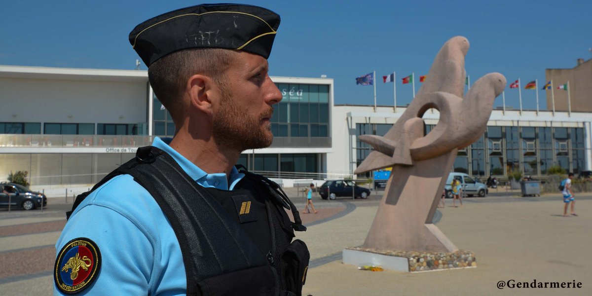 Gendarmerie's tweet photo. #JourneeInternationaleDeLaPaix Ici et ailleurs, nous agissons au quotidien pour la paix et la #Sécurité de tous. 
#BonneJournée https://t.co/IkT2Lnx3Zr