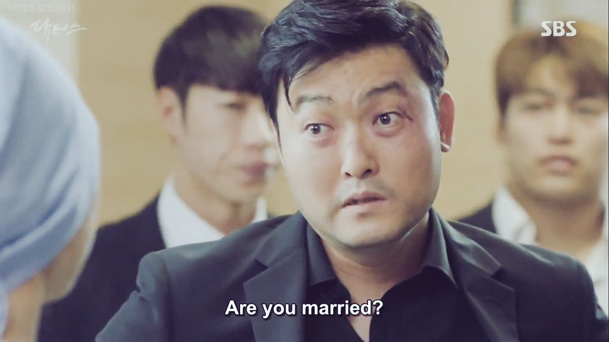 misskoreanne's tweet photo. Me to a stranger VS Me to my crush. LOL HAHAHA 

#ParkShinHye
#KimRaeWon
#RaeShinCouple
#Doctors
#RaeShin https://t.co/rXovrcGSA8