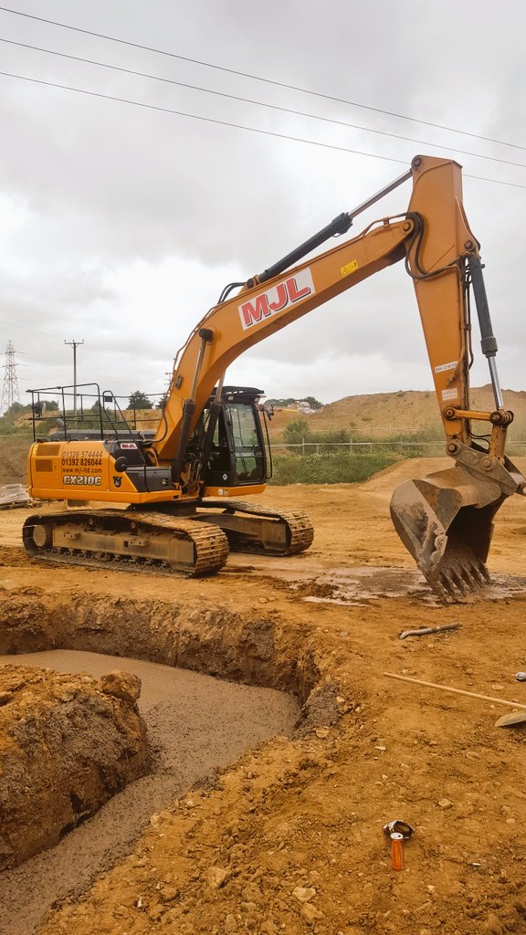 mcguire1982's tweet photo. Concreting house footings up Ottery st marry a few weeks ago. #360 #excavator https://t.co/ectg8oHcbN