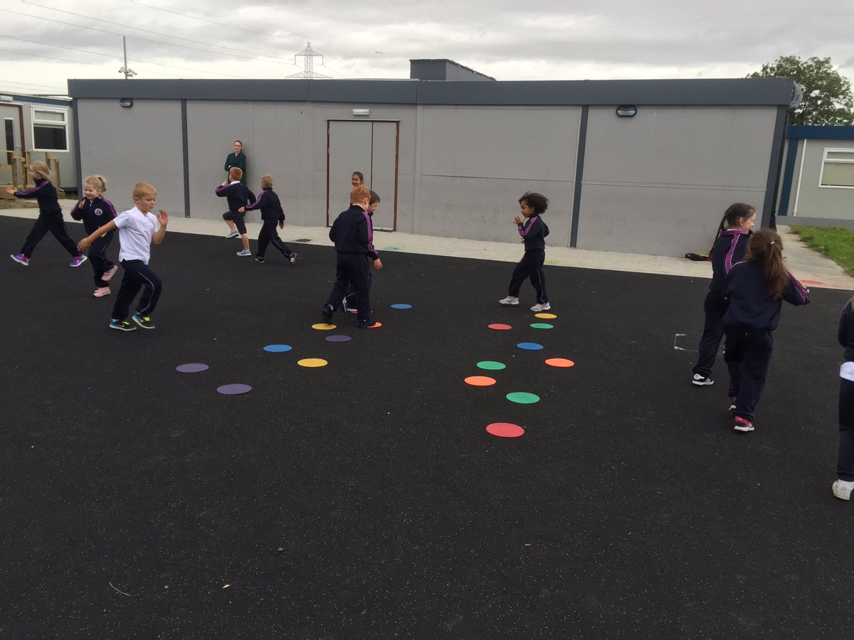 SthDubSports's tweet photo. Group 4 in Balgaddy JNS #Basicmovementskills https://t.co/KwdOM5xpwX