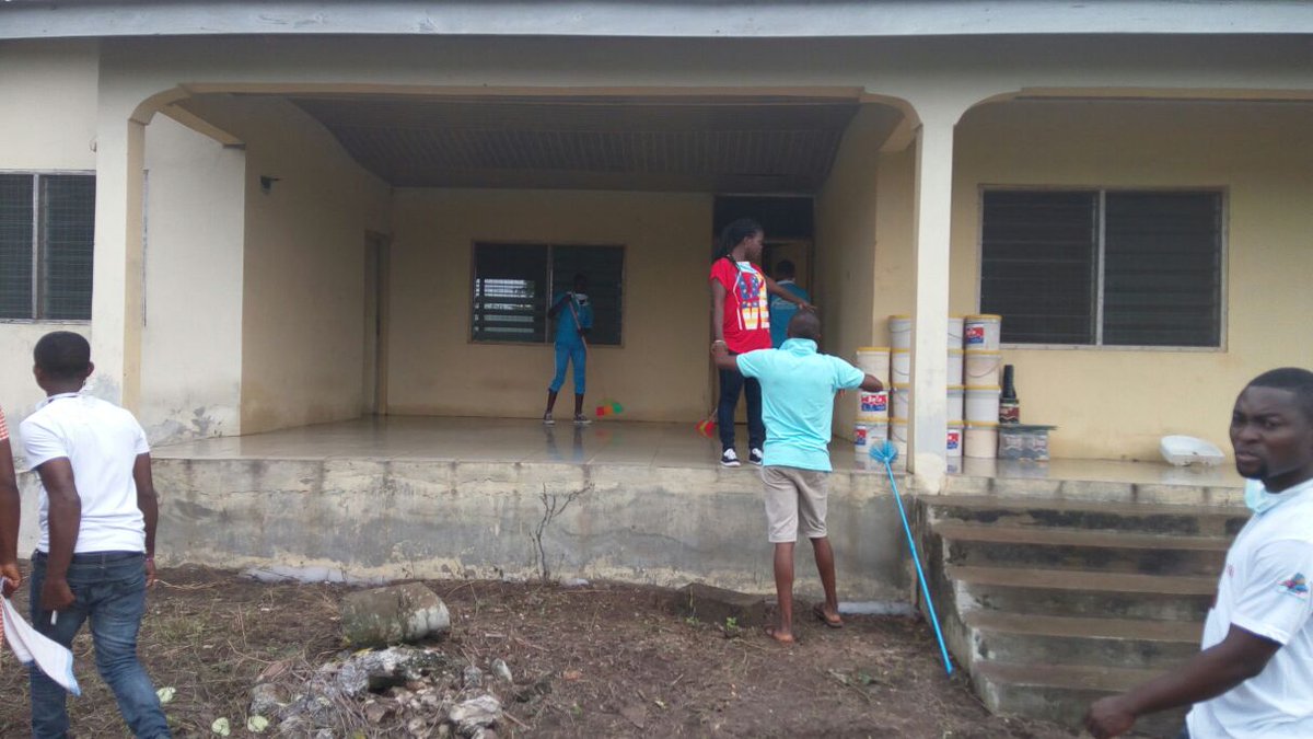 BarCampHo's tweet photo. Rotary Club Ho cleanup exercise at the Volta Regional Hosp. as part of #NVDay16 #Volunteeringh in #HoCity https://t.co/xLK3xg7xD1