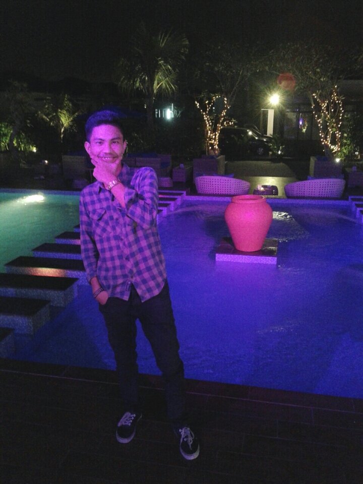 acengazzledie's tweet photo. Mantap, walaupun Hangout di malam hari, foto tetap jelas ! @Samsung_ID  #JelasSetiapSaat https://t.co/ZcW9P4EeHm