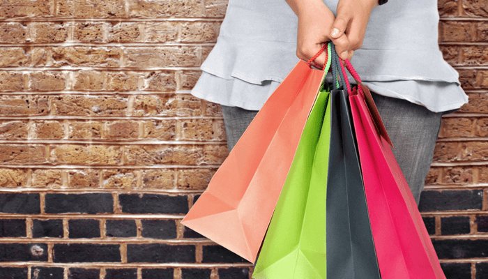 ConsumercoUK's tweet photo. August sees retail sales fall by 0.2% https://t.co/o8prEglNkq  #shopping #highstreet #Consumer https://t.co/MVU5mabgJO