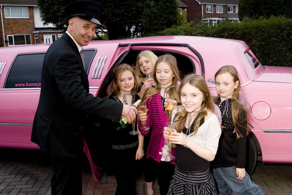Book your home James super model party today! Prices at only £250 get booking #childrensparty #birminghsm #limousines