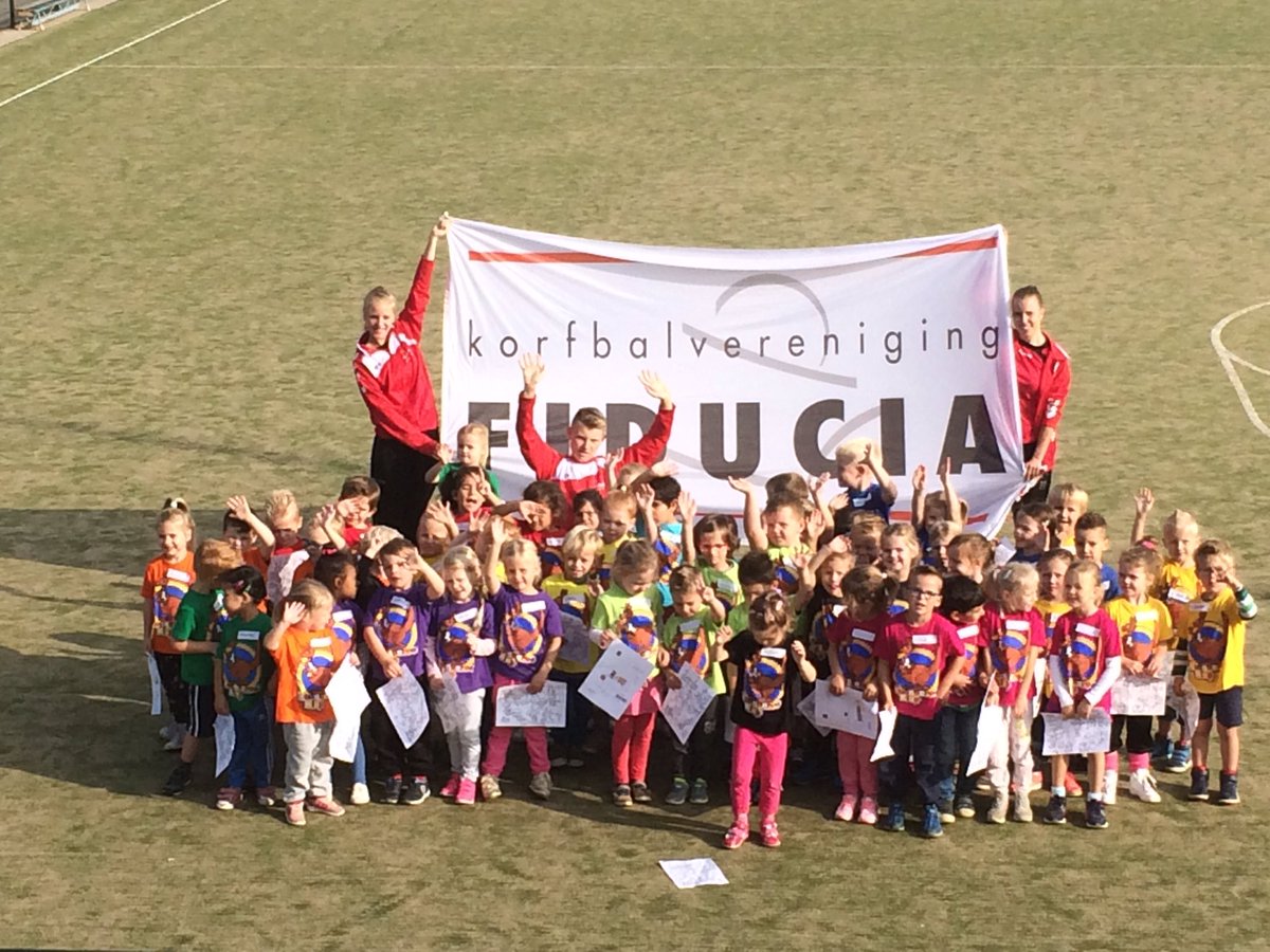 FiduciaKorfbal's tweet image. Een geslaagde ochtend kangoeroe #korfbal met de kleuters van @beatrixdemeern! #voorherhalingvatbaar