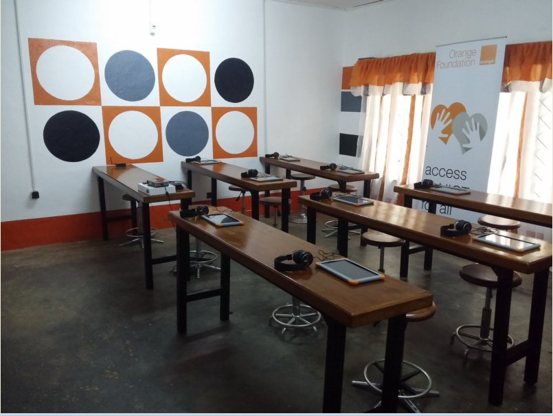 ElisabethMedouB's tweet photo. #MobileForDeveloppement Provide schools with school textbooks and digital tools means supporting the education of children  #GSM https://t.co/DGOwsd3OwD