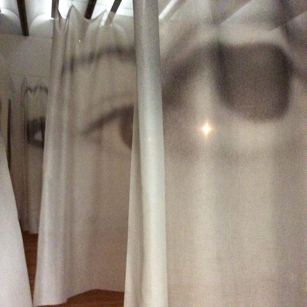 chibahide's tweet photo. クリスチャン・ボルタンスキー「眼差し」 #teienartmuseum #christianboltanski https://t.co/sNelwyUgDW https://t.co/z0nHTirLMy