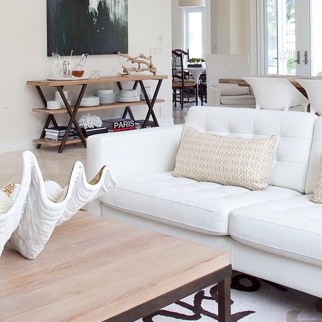 Krista_Home's tweet photo. Clean and coastal https://t.co/kvKb8P2hki #interiordesign #DesignPalmBeach https://t.co/qBEMqNTIlX