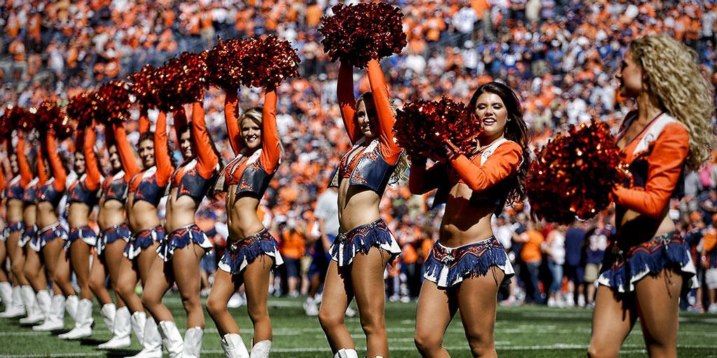 Top Photos from Cheerleaders: Week 2 http://on.nfl.com/Egl4H8.