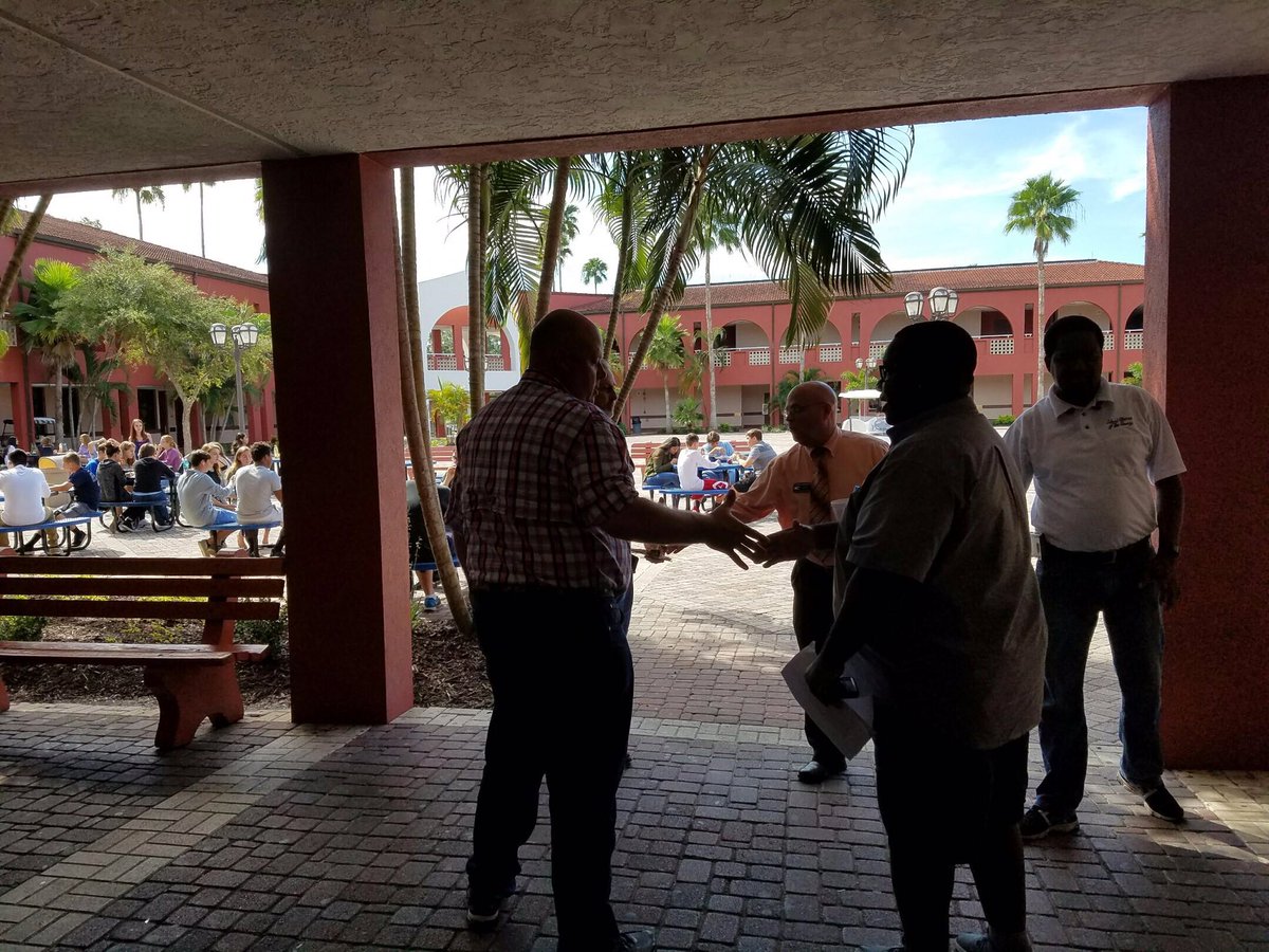 EsteroHS's tweet photo. It's a great day at EHS! Thank you for visiting our campus Mr. Flock & Mr. Spurlock!!! @LeeSchools #wildcatpride #excellentvisit https://t.co/65WdL4EyCb