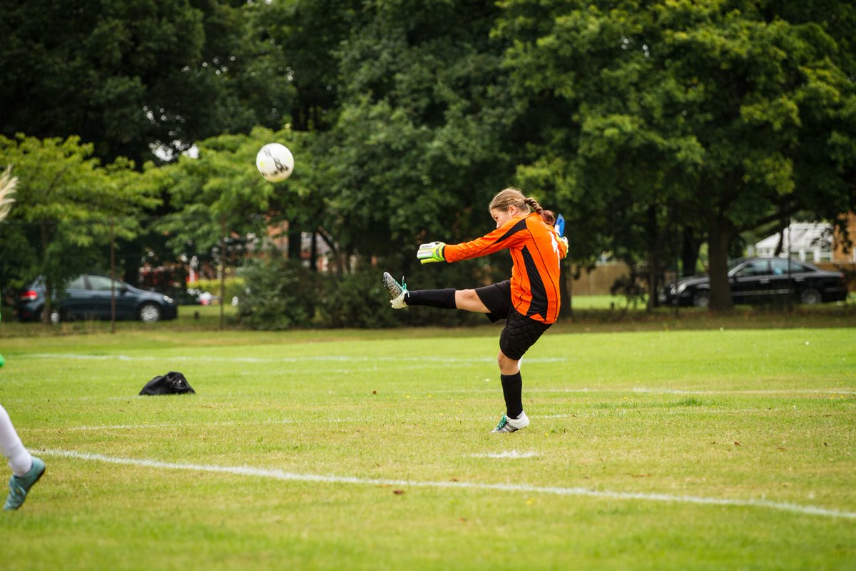 CobhamVCG's tweet photo. Training for girls aged 8-10 this Fri Cobham Rec 6:30 - 7:30. 
Why not come down to the Rec? You can't miss us!. https://t.co/2NjBmcyxmP