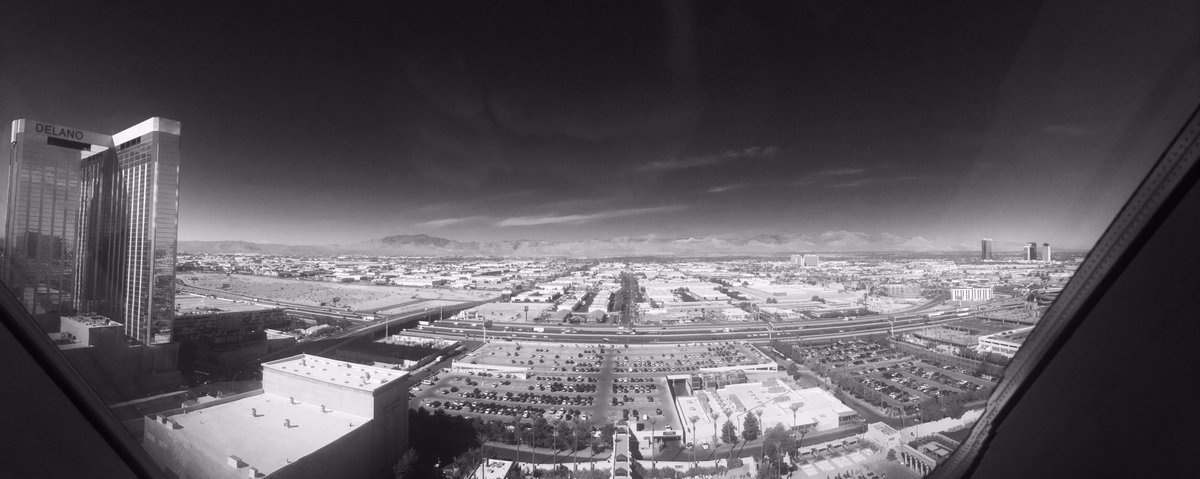 JohnJasonVelez's tweet photo. My view for the weekend. #vegas #luxor #delano https://t.co/900LXnjSTT