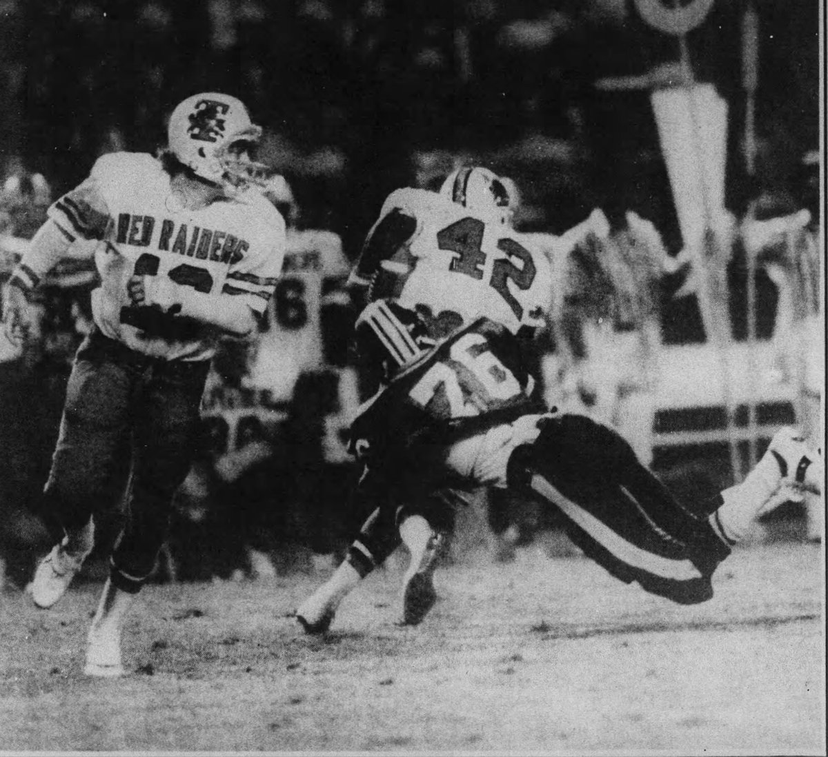 Lobo_Football's tweet photo. Two days. #BeatREL #txhsfb https://t.co/6w29bx1OuW