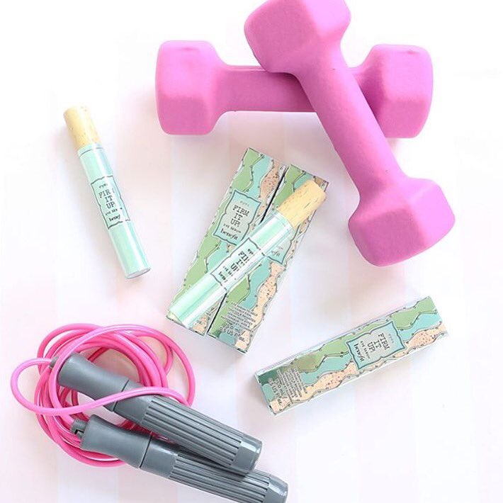 benefitspain's tweet photo. ¡¡Fiiirrrmes!! Hora de poner en forma tus preciosos ojos con nuestro NUEVO sérum específico para la delicada piel del contorno #firmitup https://t.co/VYulKKaHZc