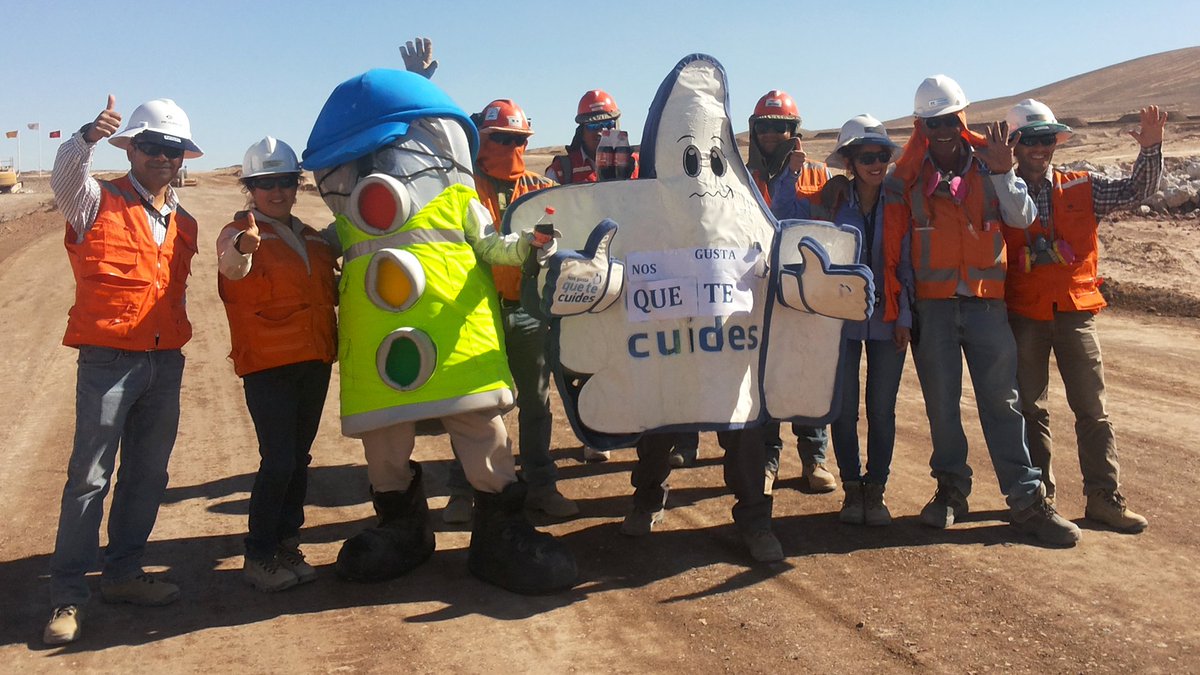 SNCLavalin's tweet photo. SNC-Lavalin recibe el Premio Nacional al Logro Extraordinario por la campaña de protección de manos en Chile. #CSSEpdc2016 #Antucoya https://t.co/MMl4l3j1Yt