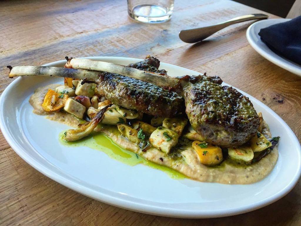 doublezeroatl's tweet photo. *TONIGHT*
Grilled Lamb chops, chickpea purée, roasted root vegetables, chermula sauce.
#doublezeroatl #eatdrinkCHG … https://t.co/bjBwNa5RIa