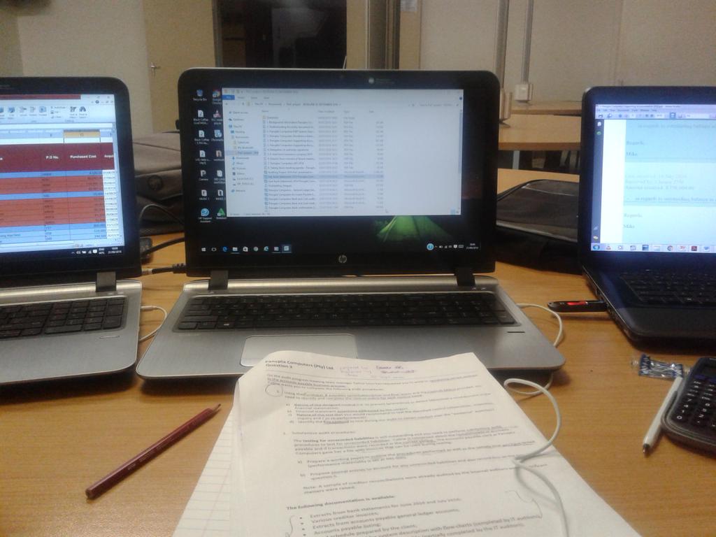 _jaxx24's tweet photo. #AuditorsAtWork❤
#NoSleep😢
#TightAuditDeadline https://t.co/xjGWUbf8d8