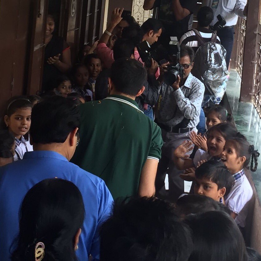 AUThackeray's tweet photo. Distributed tabs in 3 schools in Jogeshwari to reduce the load of school bags. These tabs contain text books, notes, videos, revisions https://t.co/JR5Nnqovm2