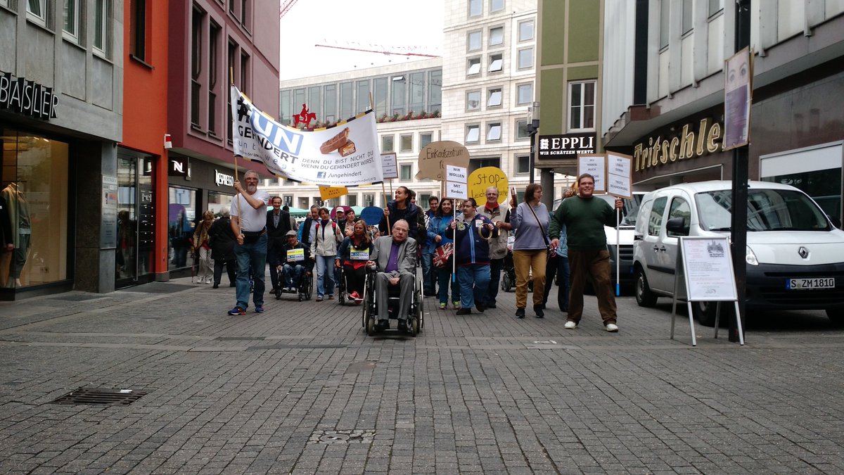 ZsLStuttgart's tweet photo. #UNgehindert waren wir gestern auch in #Stuttgart gegen das #BTHG unterwegs. Ein Video gibt es demnächst. Danke an alle! https://t.co/oF8je0p6IM
