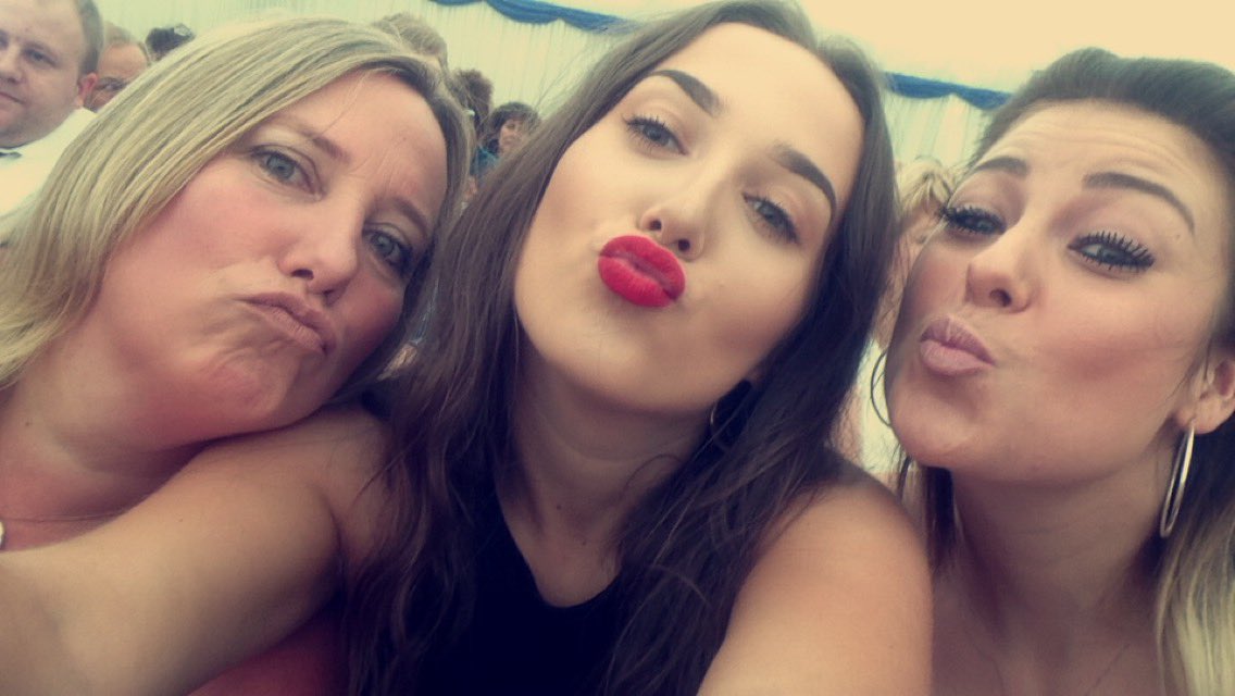 chelsrent's tweet photo. @PlymUni CONGRATULATIONS CRAIG RENTON, WE LOVE YOU LOTS SMELLY. WE'RE SO PROUD 💖 #PlymGrad https://t.co/0ihUIT111z