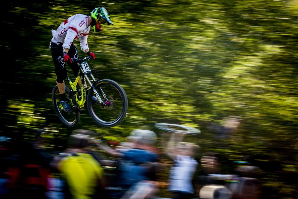 MonsterEnergyPL's tweet image. Relacja z #DiverseDownhillContest w Wiśle okiem kamery ekipy #Shakalaka dziś o 19.00 na #ExtremeSportsChannel!