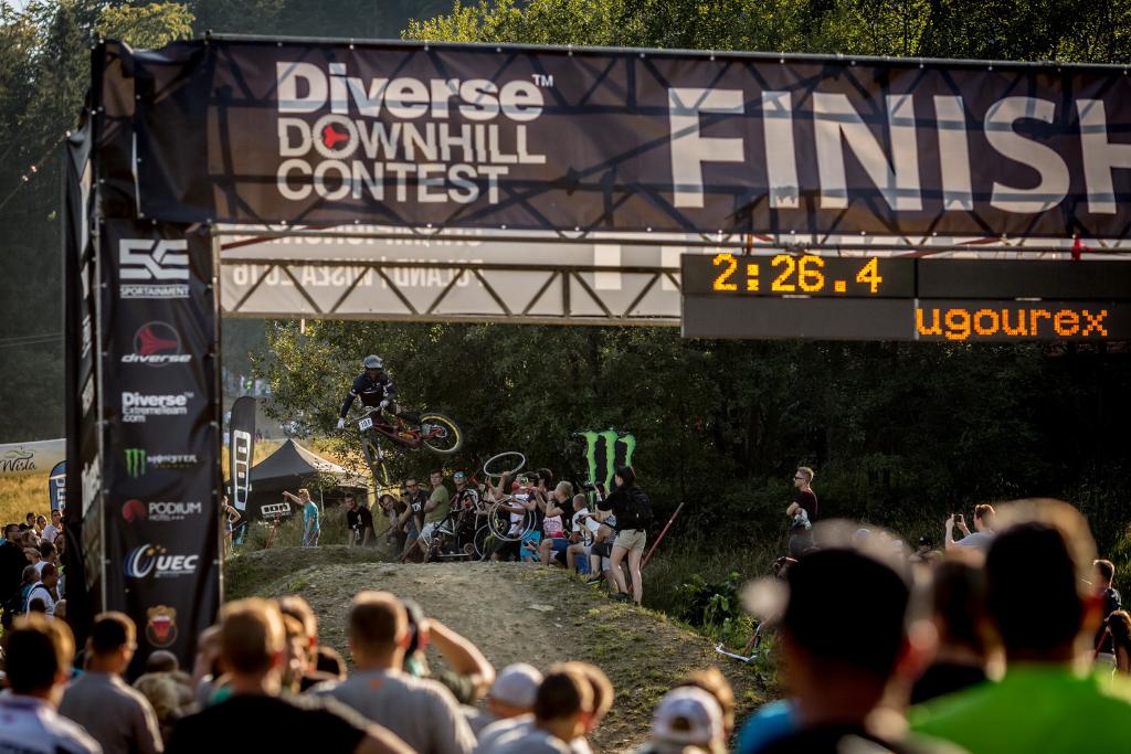 MonsterEnergyPL's tweet image. Relacja z #DiverseDownhillContest w Wiśle okiem kamery ekipy #Shakalaka dziś o 19.00 na #ExtremeSportsChannel!