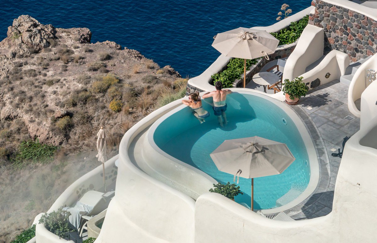 TravelizerPL's tweet photo. Mieć taki basen w #Grecja #Santorini. I odpoczywać w nim po wyczerpującej podróży...🇬🇷 😉 https://t.co/ARYH4CveLm