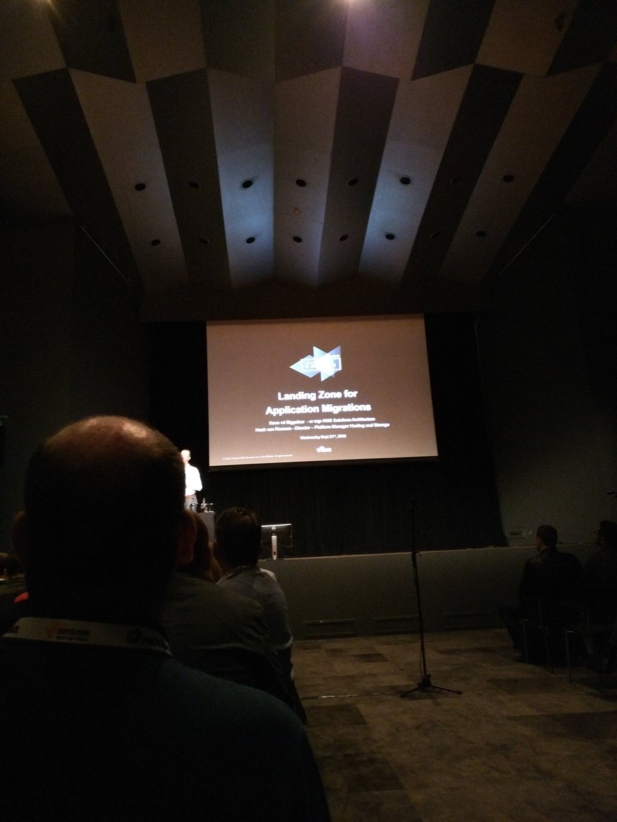 JavaFreekNL's tweet image. At the #AWSEnterpriseSummit to learn about application migration, cost optimization and maybe some #IoT things.