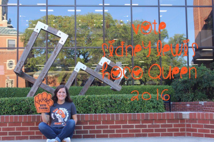 eastcentralzta_'s tweet photo. It's voting day!! So don't forget to vote for the best, vote Sidney Lewis! #hoco16 #sidney4queen #hearherroar #tigerpride @sidney_lyn12 https://t.co/uVHodEmOUn