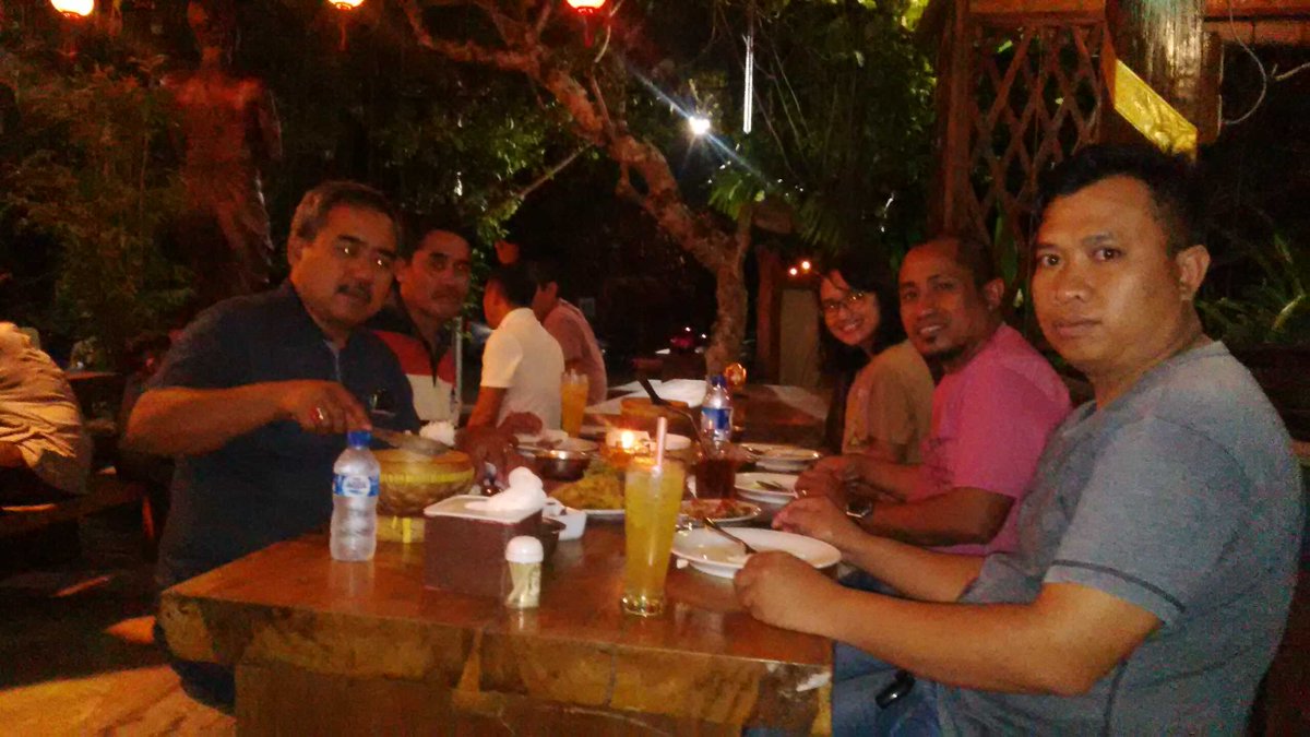 jack_panzher's tweet photo. With Bos ku........ https://t.co/WcdudErt9K