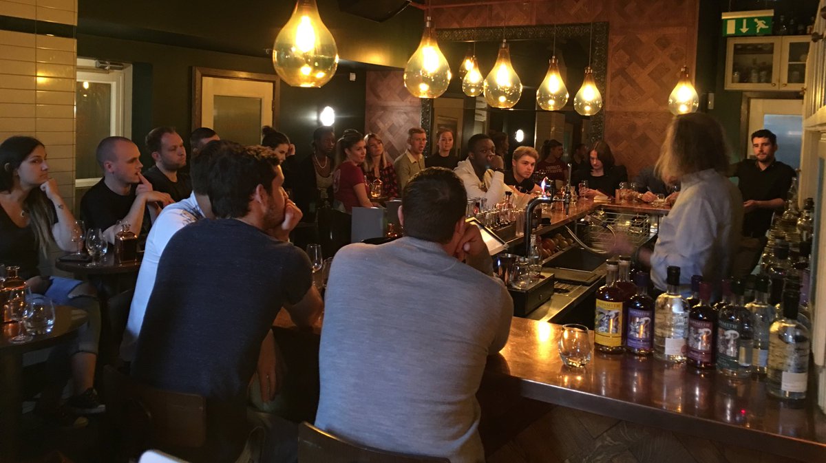 PinturaKitchen's tweet photo. .@mixellany is here, talking to the Leeds industry about all things gin &amp; @sipsmith... https://t.co/JVY1BHueVg