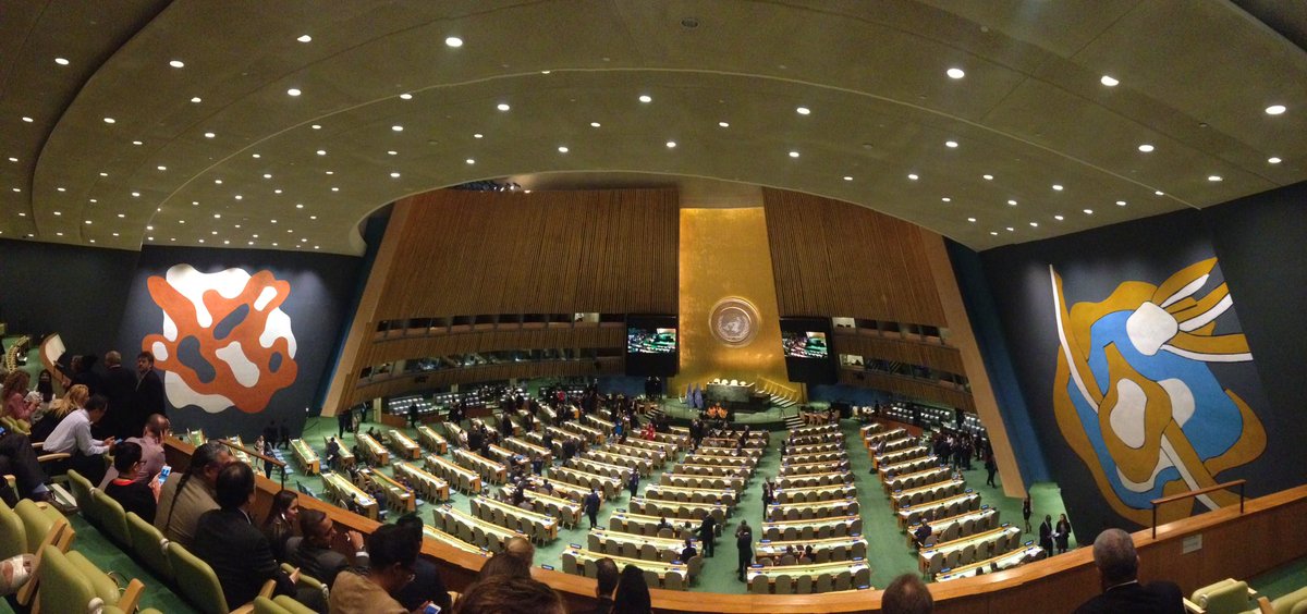 catabreu_'s tweet photo. Canada not at #ParisAgreement signing ceremony @UN. Hope wait is worth it &amp; we get a climate Framwrk that really works #CANclimate #cdnpoli https://t.co/77R49KWnRO