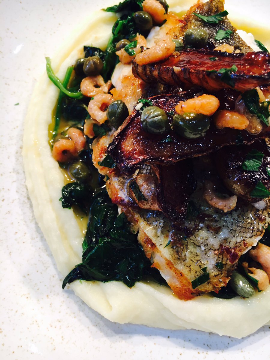 Starks_Kitchen's tweet image. New lunch special today, Roast Cod, Crispy Jerusalem Artichokes, potato purée, Brown Shrimps and Capers