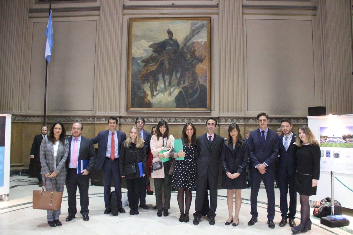 debatejudicial's tweet photo. La diputada argentina @rociogiaccone comparte en Facebook la visita de la selección a la Cámara de Senadores.
#debateintercontinental https://t.co/48Ucw2w0ho