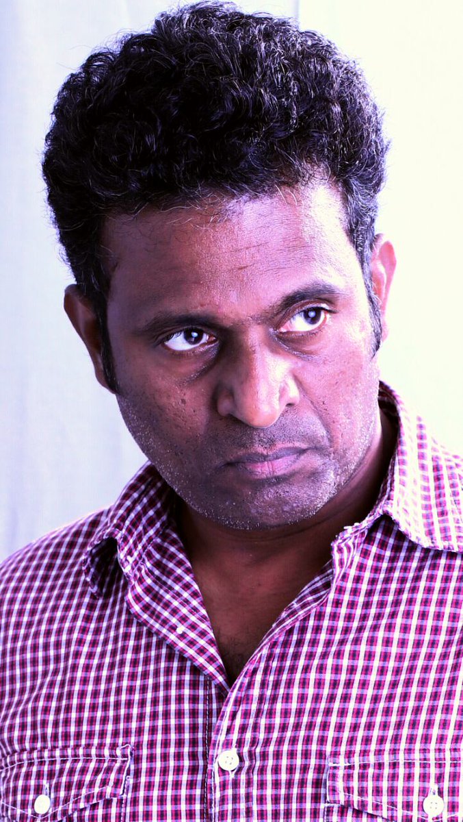 sampathramactor's tweet photo. @hritikroshan name:sampath ram 
occupation: kollywood actor
films:many but to mention latest kabali movie https://t.co/0iXh7lmDxD