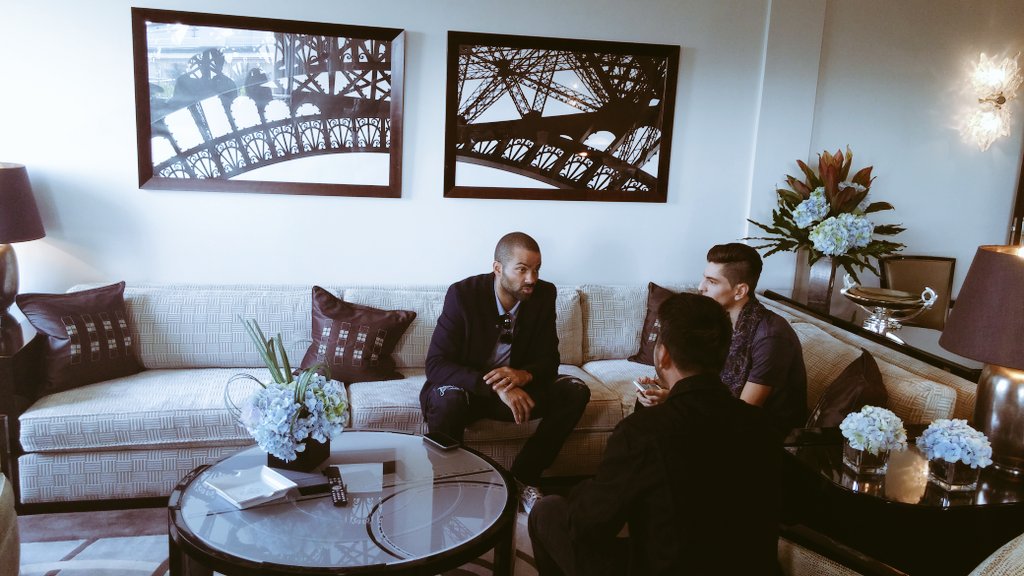 SportBuzzBizz's tweet photo. Ce midi, @tonyparker nous a présenté en détail sa nouvelle collection @WapTwo au Plaza Athénée Paris #fashion #WapTwo #TonyParker #MerciTP https://t.co/DVYPcYivQ9