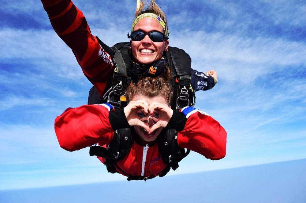 BucketListTO's tweet image. Living in the GTA and want to cross "Skydiving" off your Bucket List? We have spots open THIS WEEKEND! meetup.com/Bucket-List-To…
