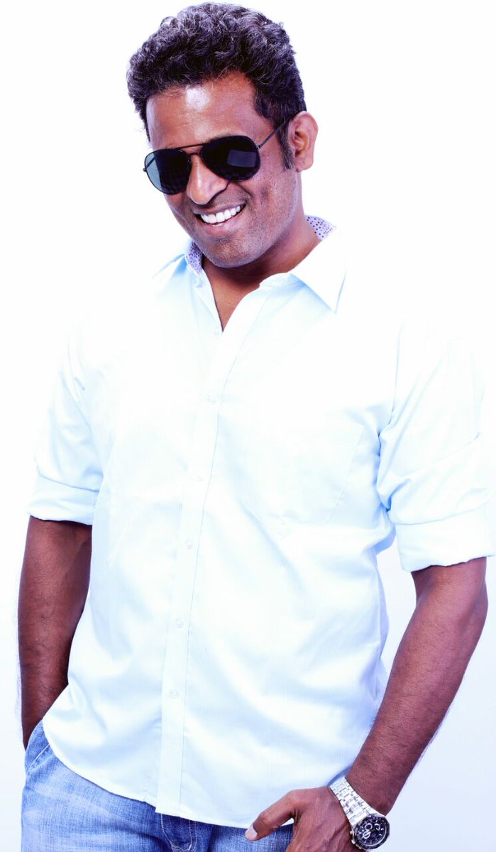 sampathramactor's tweet photo. @deepikapadukone name:sampathram 
occupation: kollywood actor
recent movies: kabali
want: A CHANCE IN YOUR MOVIE 
RETWEET MAM I AM SERIOUS!! https://t.co/cRZeai7XLh