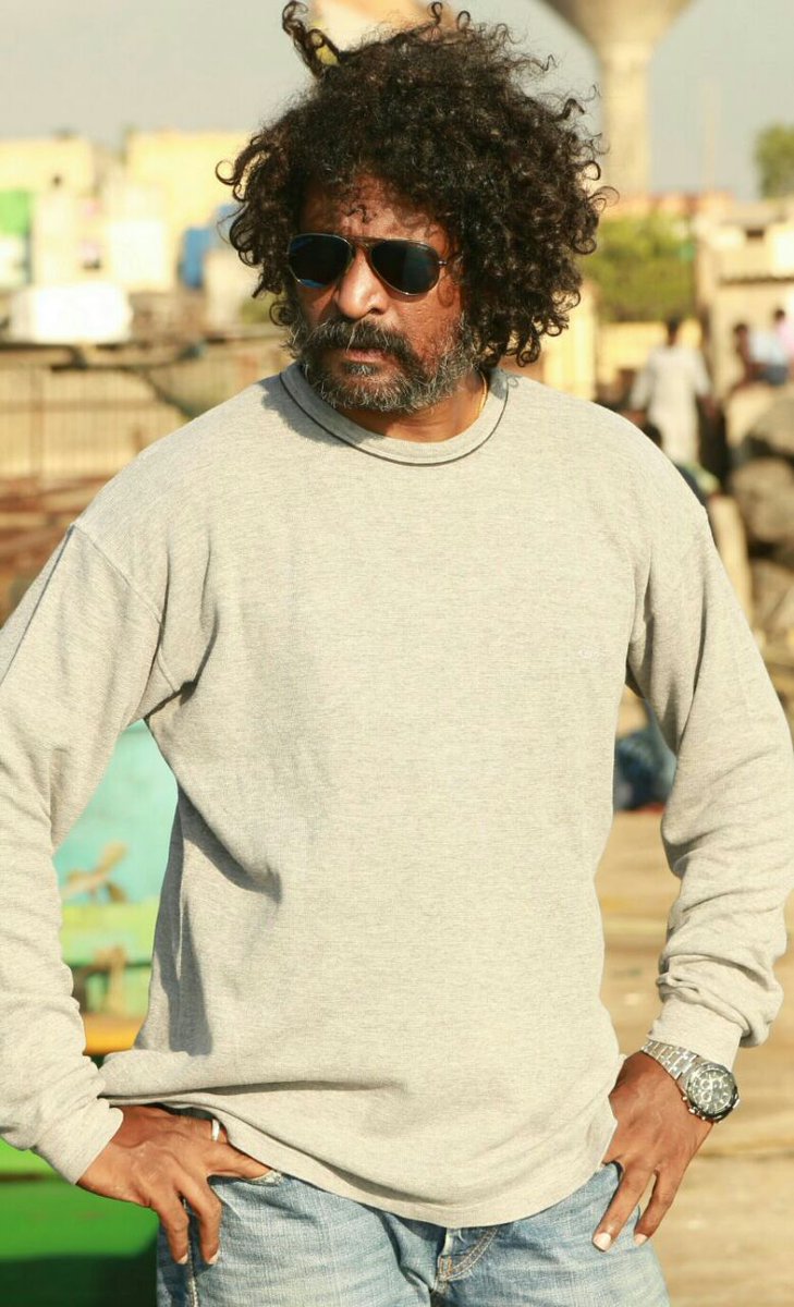 sampathramactor's tweet photo. @justinbieber name:sampath ram
occupation:indian actor
recent movies: kabali
want : a chance in your music video
RETWEETTTTTTTT https://t.co/d1c9zmIlu4