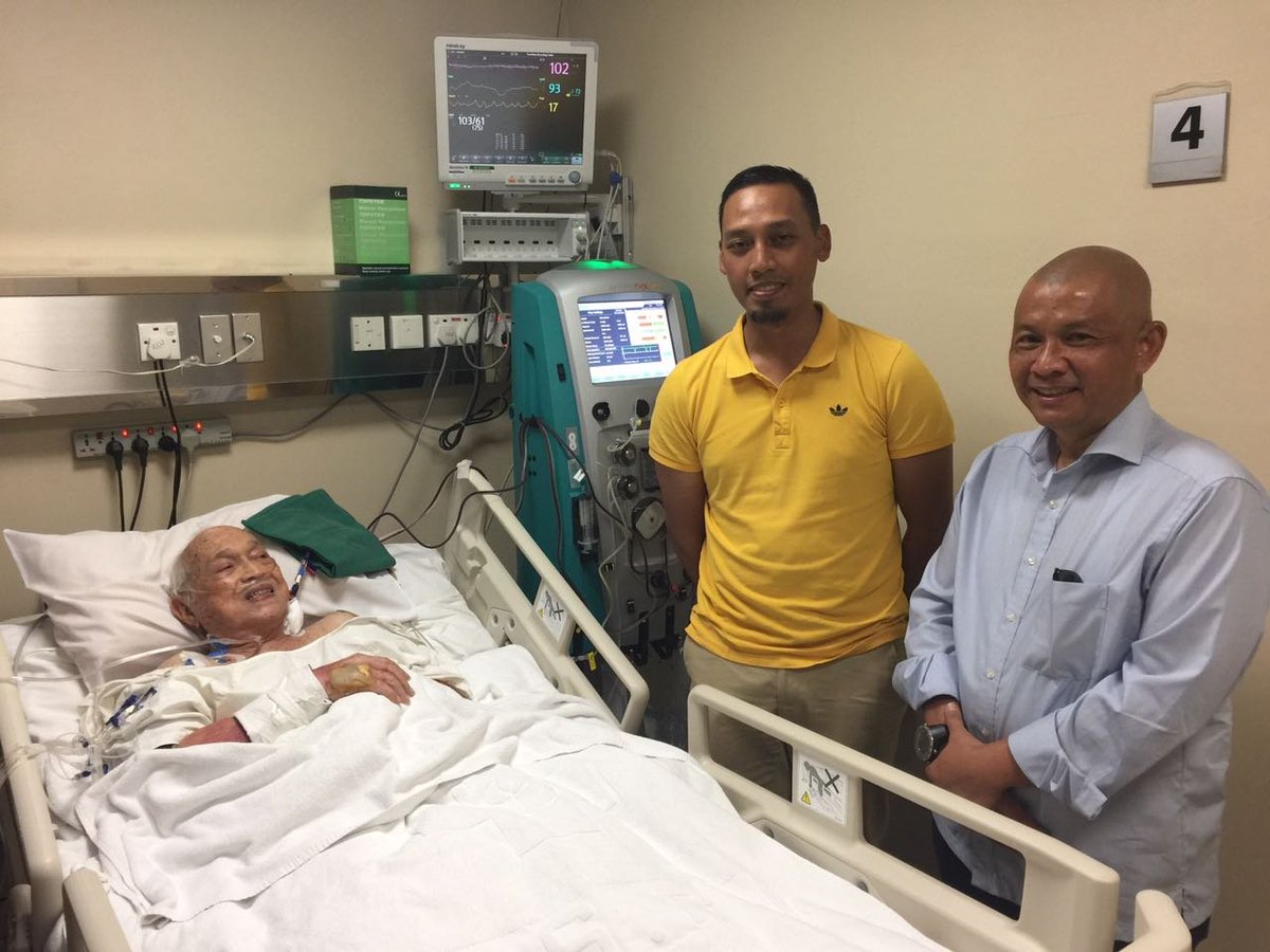 AlionelMessi_'s tweet photo. Pak MAULWI SAELAN (88), Mantan Ketum PSSI, Ajudan Bung Karno, Legenda Timnas Indonesia, terbaring sakit di RS Pondok Indah, Jaksel. https://t.co/qacSER3KO8