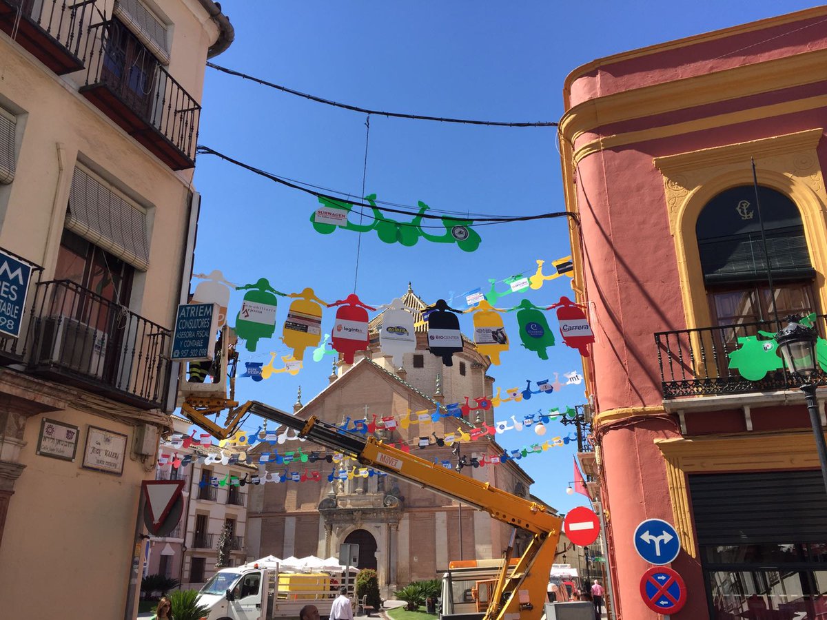 TubioPepe's tweet photo. Decorando Lucena para la #6rutasubbetica que será el 01/10  @adirecto @la2_tve @24h_tve @telecincoes @antena3com @AD_CanalSur https://t.co/dQuh6pB5Lt