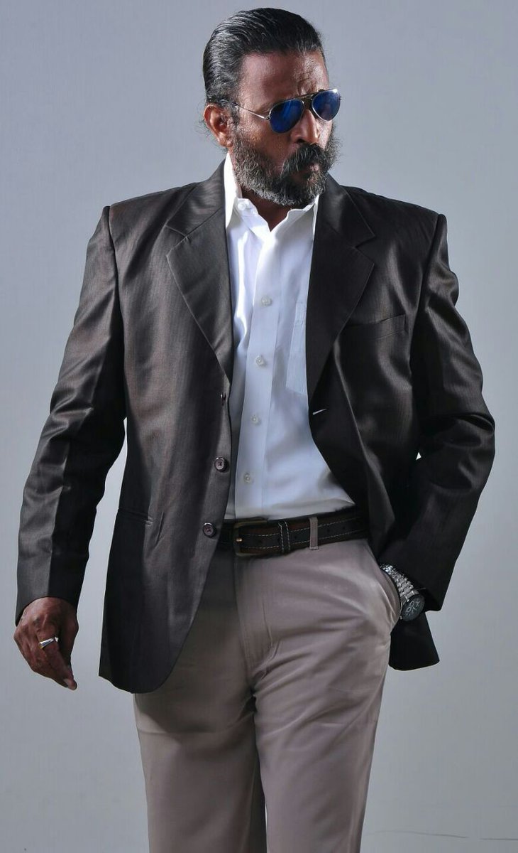 sampathramactor's tweet photo. @karanjohar NAME:sampath ram
occupation:kollywood actor
recent movies : kabali
want : a chance in your film
RETWEEETTTTTTT https://t.co/l2HycHscrT